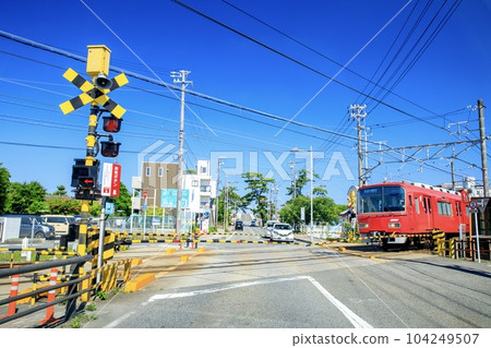 A Meitetsu train running near Shinmaiko Station in Chita City A Meitetsu train running near Shinmaiko Station in Chita City 104249507