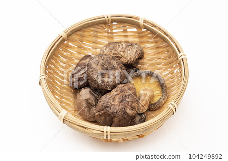 Dried shiitake mushroom white background 104249892