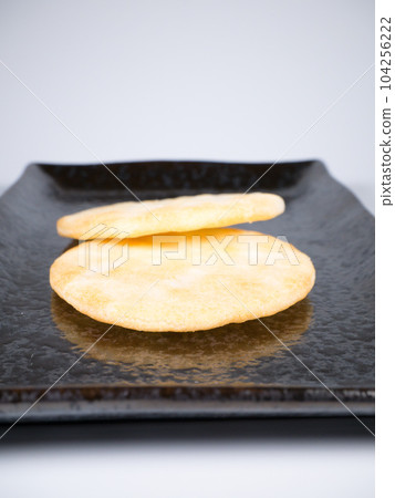 沙拉仙貝黑盤 104256222