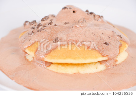 Pancake with chocolate cookie ice cream Pancake with chocolate cookie ice cream 104256536