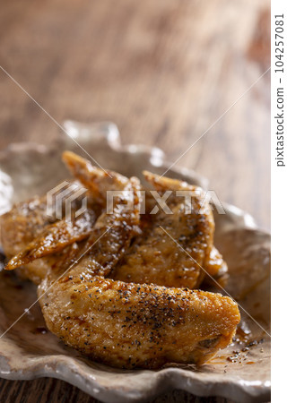 delicious chicken wings 104257081