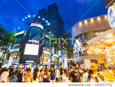 台北西門町夜景*部分柔焦 104257752