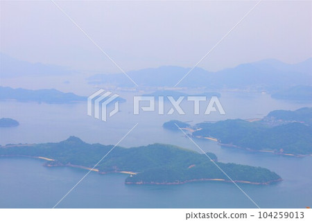 A cloudy day in the spring, summer, and rainy season when you can see ships coming and going from Mt. Ryuo in Mihara City, Hiroshima Prefecture to the islands of the Seto Inland Sea. A cloudy day in the spring, summer, and rainy season when you can see ships coming and going from Mt. Ryuo in Mihara City, Hiroshima Prefecture to the islands of the Seto Inland Sea. 104259013