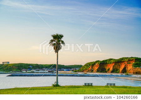 (Chiba Prefecture) Choshi Marina, Opposite Byobugaura Evening View 104260166