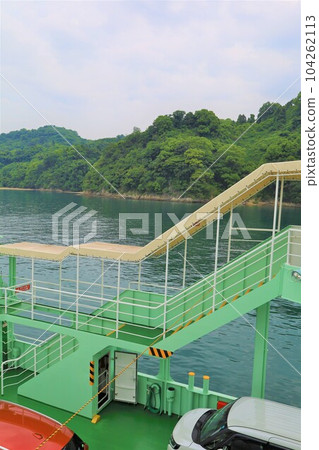 從廣島縣竹原市乘坐渡輪前往大崎上島。 從廣島縣竹原市乘坐渡輪前往大崎上島。 104262113