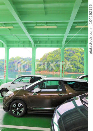 從廣島縣竹原市乘坐渡輪前往大崎上島。 從廣島縣竹原市乘坐渡輪前往大崎上島。 104262136