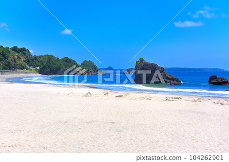 Izu Peninsula/Tagyu Beach/Somewhat nostalgic Japanese-style beach with beautiful white sand/Higashiizu Town, Shizuoka Prefecture(1) 104262901