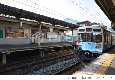 早上進入埼玉縣大花畠站的秩父鐵道車 早上進入埼玉縣大花畠站的秩父鐵道車 104262927