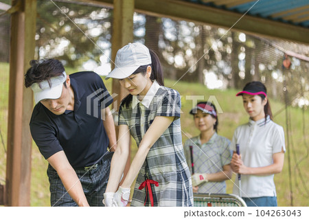 Teachers and students who play golf school, golf lessons, golf classes Teachers and students who play golf school, golf lessons, golf classes 104263043