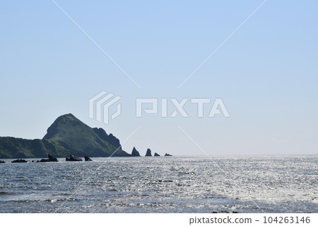 Onogame seen from Futatsugame, Niigata Onogame seen from Futatsugame, Niigata 104263146