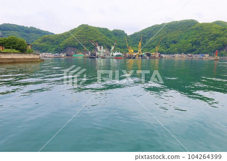 Osakikamijima in the Seto Inland Sea, crossed by ferry from Mihara City, Hiroshima Prefecture, is a calm, retro and nostalgic island of Kie and shipbuilding. 104264399