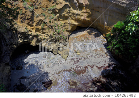 伊豆半島、南伊豆、心形景點、從長廊往下看就像一顆心的龍宮洞（靜岡縣下田市）(4) 104265498
