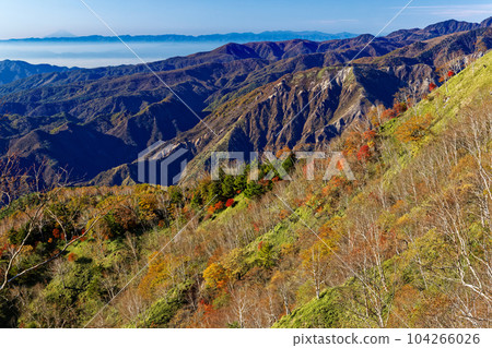 Mt.Fuji and the autumnal mountains seen from the Oku-Nikko/Shayama ridgeline Mt.Fuji and the autumnal mountains seen from the Oku-Nikko/Shayama ridgeline 104266026