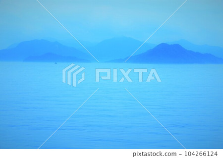 Travel from Takehara, Hiroshima Prefecture to Osaki Daizo From the room of Kinoe Onsen Hotel Seifukan A fantastic view of the sea and Oshita Island in the Seto Inland Sea 104266124