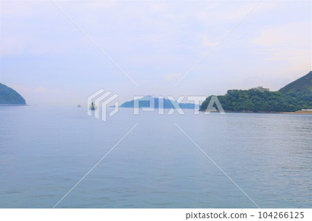 Travel from Takehara, Hiroshima Prefecture to Osaki Daizo From the room of Kinoe Onsen Hotel Seifukan A fantastic view of the sea and Oshita Island in the Seto Inland Sea 104266125