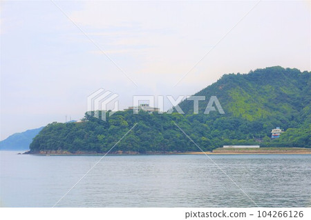 Travel from Takehara, Hiroshima Prefecture to Osaki Daizo From the room of Kinoe Onsen Hotel Seifukan A fantastic view of the sea and Oshita Island in the Seto Inland Sea 104266126