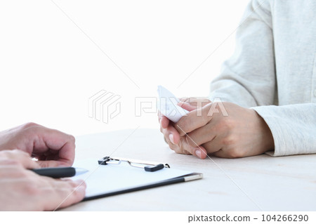 手帕女性訪談調查：情感關懷意象 104266290