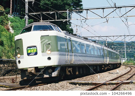 189 series limited express Azusa on the Chuo Main Line heading for Matsumoto 104266496