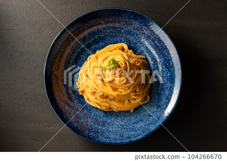 Sea urchin rich cream spaghetti 104266670