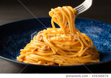 Sea urchin rich cream spaghetti Sea urchin rich cream spaghetti 104266678