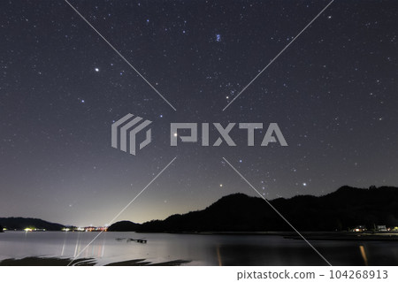 Autumn starscape in Setouchi Orion rising in the eastern sky Autumn starscape in Setouchi Orion rising in the eastern sky 104268913