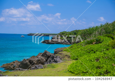 Okinawa Kudaka Island Island of the Gods, an island road where nature remains Okinawa Kudaka Island Island of the Gods, an island road where nature remains 104268947