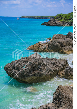 Okinawa Kudaka Island Island of the Gods, an island road where nature remains Okinawa Kudaka Island Island of the Gods, an island road where nature remains 104268948