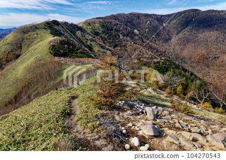 Ridgeline between Oku-Nikko, Mt. Shayama and Mt. Kurohigi in autumn colors Ridgeline between Oku-Nikko, Mt. Shayama and Mt. Kurohigi in autumn colors 104270543