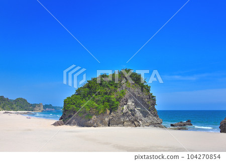 伊豆半島、南伊豆、木佐美大浜海灘，因寬敞而優雅的氛圍而深受外國人歡迎的沙灘，靜岡縣下田市 (4) 104270854