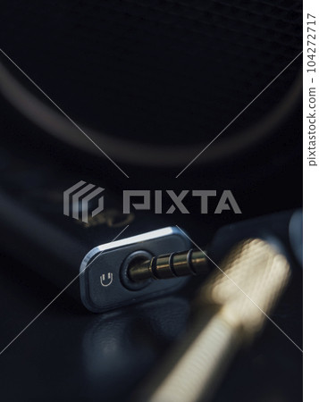 Open Backed Headphones with Digital Analogue Converter and gold 3.5mm Open Backed Headphones with Digital Analogue Converter and gold 3.5mm 104272717