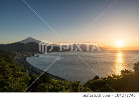 Mt. Fuji and street by the bay seen by Satta Toge pass, Shimizu Mt. Fuji and street by the bay seen by Satta Toge pass, Shimizu 104272743