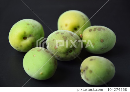 有斑點的青梅 有斑點的青梅 104274368