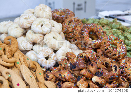 Italian pastries on a market stall 104274398