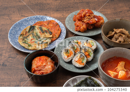 Korean Cuisine Gimbap Kimchi Yangnyeom Chicken Pancake Bulgogi Sundubu Jjigae Korean Cuisine Gimbap Kimchi Yangnyeom Chicken Pancake Bulgogi Sundubu Jjigae 104275340