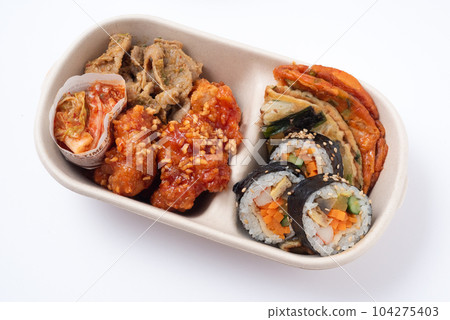 韓國便當盒外賣 紫菜包飯 泡菜 yangnyeom 雞肉煎餅 烤肉 104275403