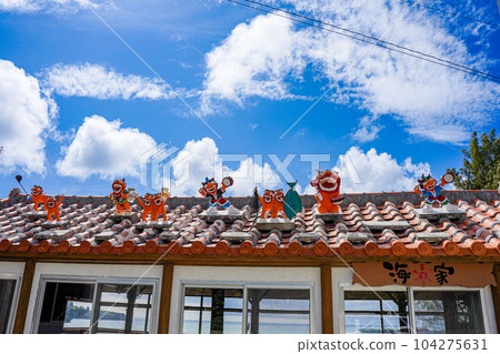 Okinawa Shisa 104275631