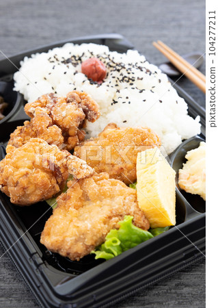 美味的炸雞午餐 104277211