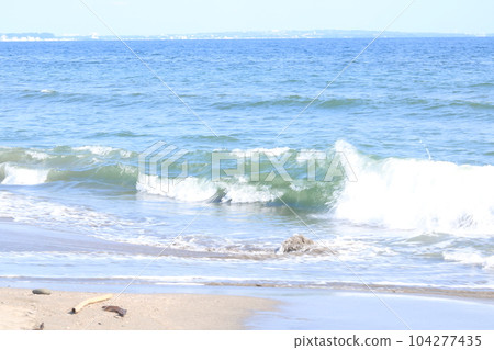 blue sea white waves shonan coast scenery 104277435