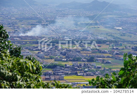 香川縣丸龜市 從青山眺望贊岐平原 104278514