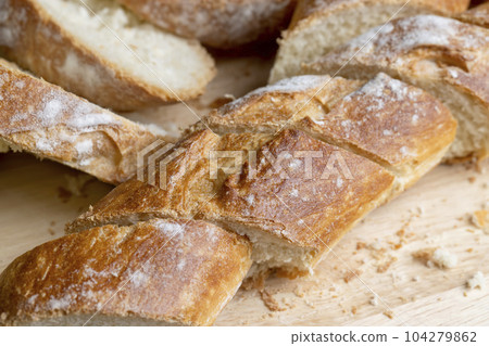 Sliced wheat bread into pieces 104279862
