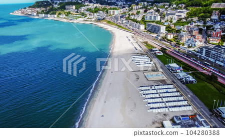 Aerial cityscape of  Le Havre Beach  and cityscape 104280388