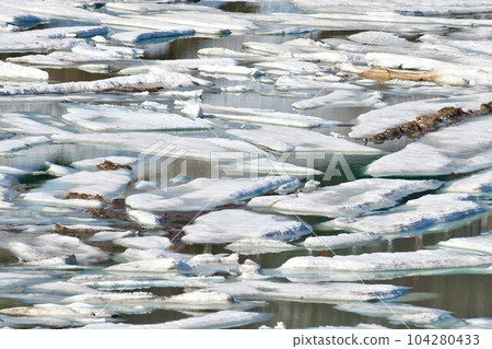 哈馬川大壩的雪流（新潟縣） 104280433