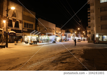 Hot spring street 104281801