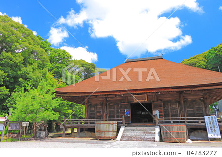 Scenery of the main hall of Takiyama-ji Temple, Okazaki City Scenery of the main hall of Takiyama-ji Temple, Okazaki City 104283277