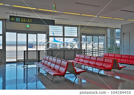 [Kansai International Airport Departure Lobby] Senshu Airport North, Izumisano City, Osaka Prefecture 104284458