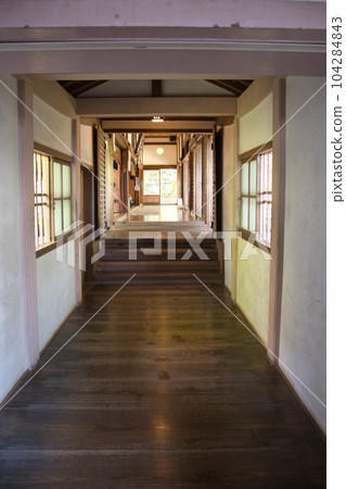 日本京都大原三千院寺廟走廊 104284843