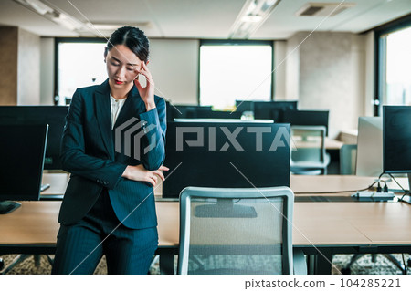 Beautiful manager woman office edition Beautiful manager woman office edition 104285221