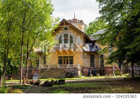 View of the house of Turliki estate in 1899 (Morozova cottage) View of the house of Turliki estate in 1899 (Morozova cottage) 104285363