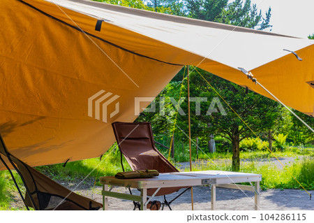 Fresh green campsite outdoor image material 104286115
