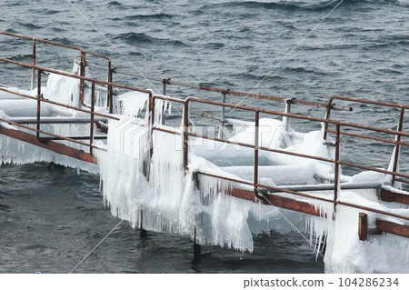 Lake Shikotsu in the midwinter Lake Shikotsu in the midwinter 104286234